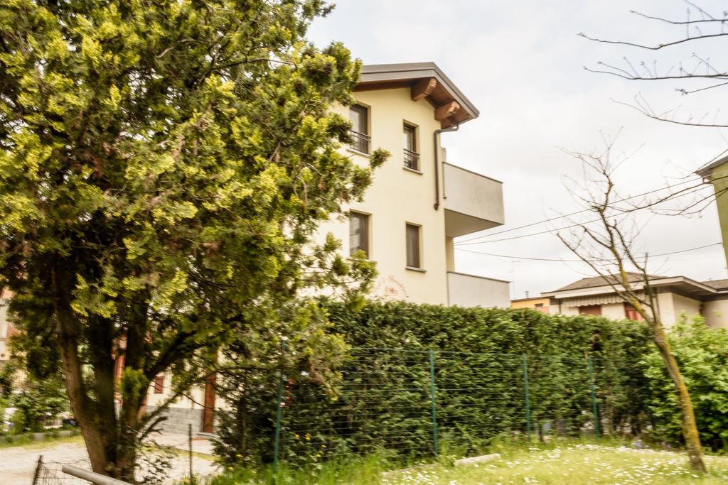 Bed And Breakfast Linate Peschiera Borromeo Exterior foto